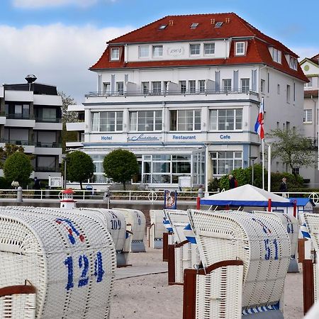 Hotel Strandschlosschen Lubeck Exterior photo